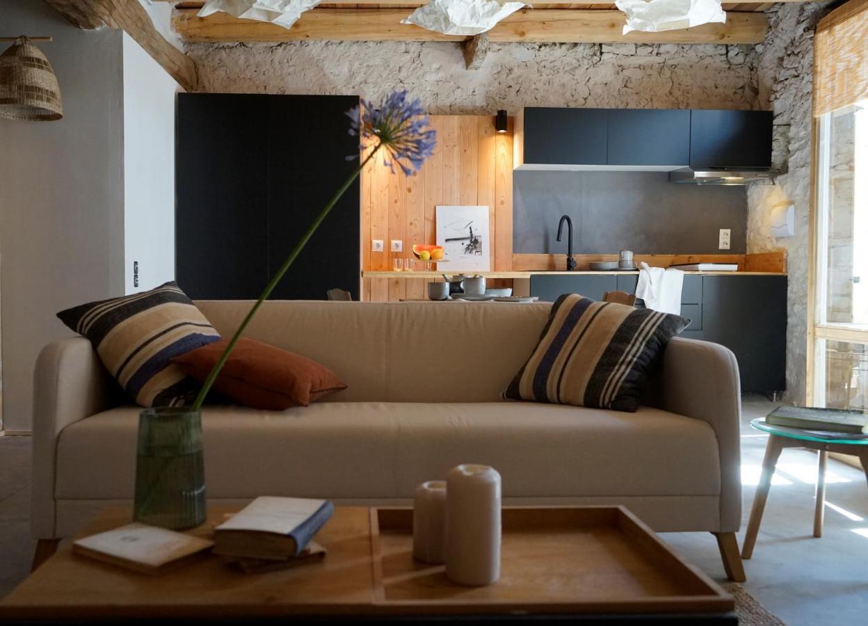 Can Tat, Loft In A Old Coach House Sant Jordi Desvalls Kültér fotó