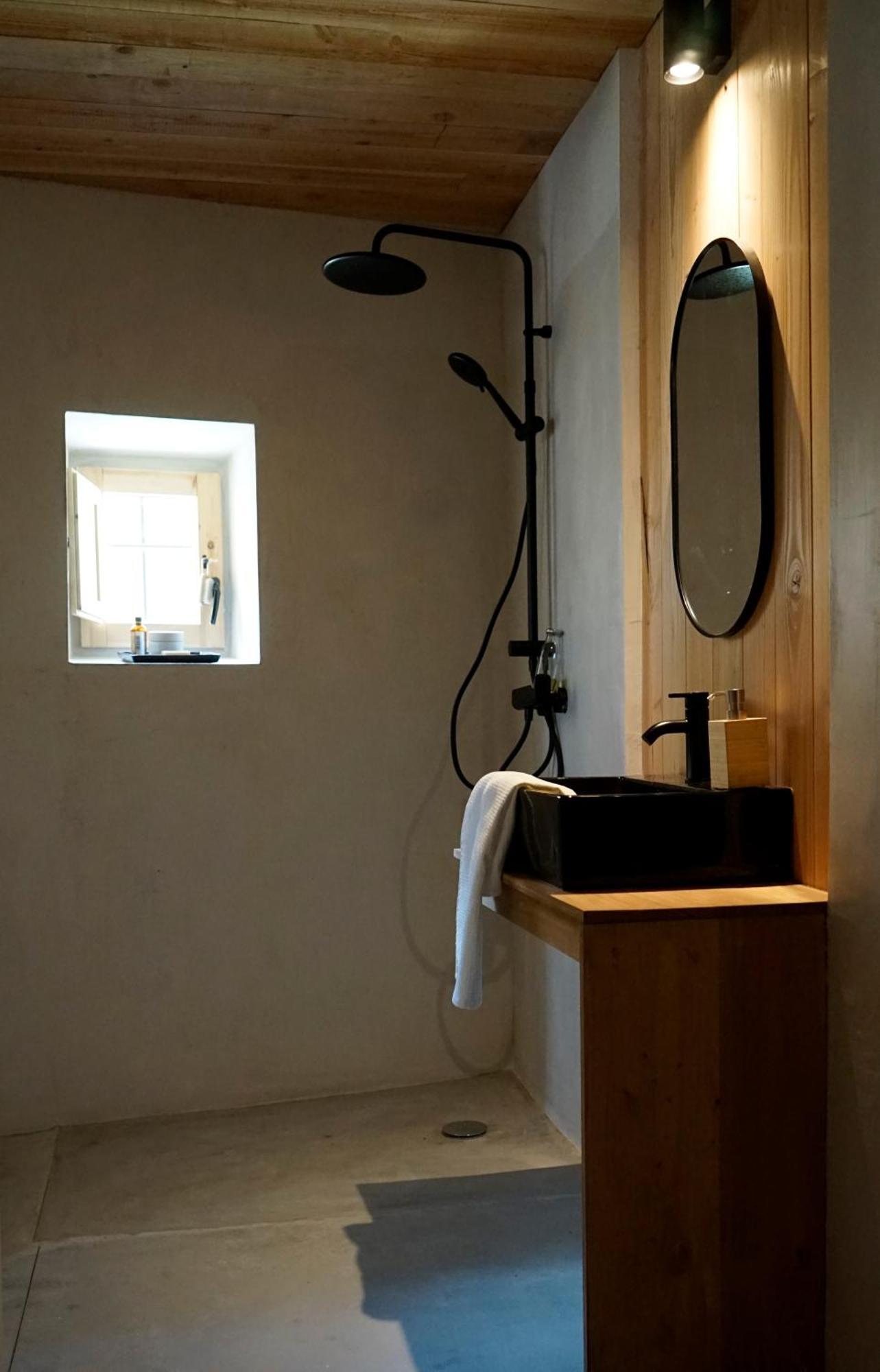 Can Tat, Loft In A Old Coach House Sant Jordi Desvalls Kültér fotó